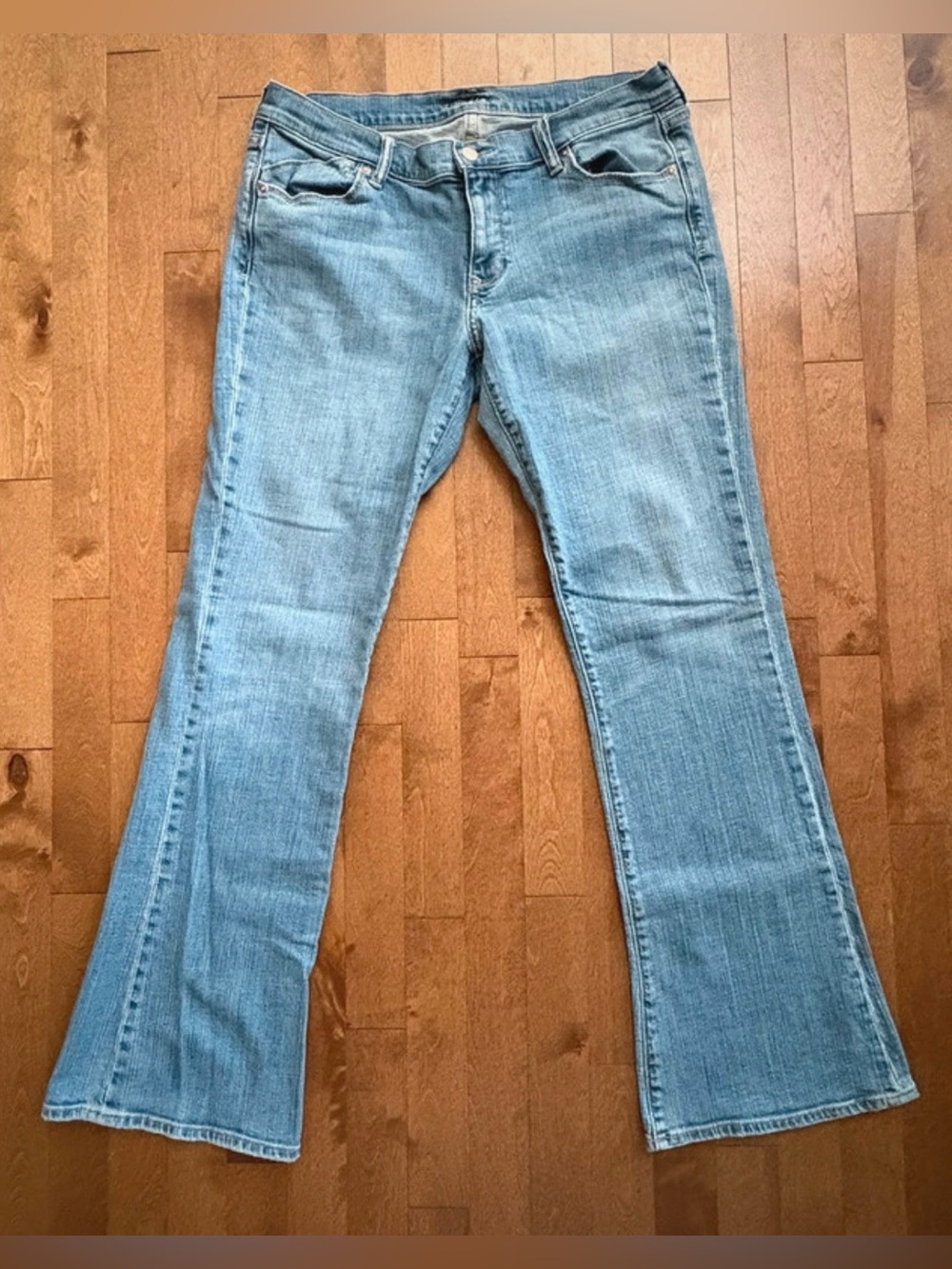 Old Navy The Flirt Bootcut Jeans Women's Size 10 Light Wash Stretch Denim